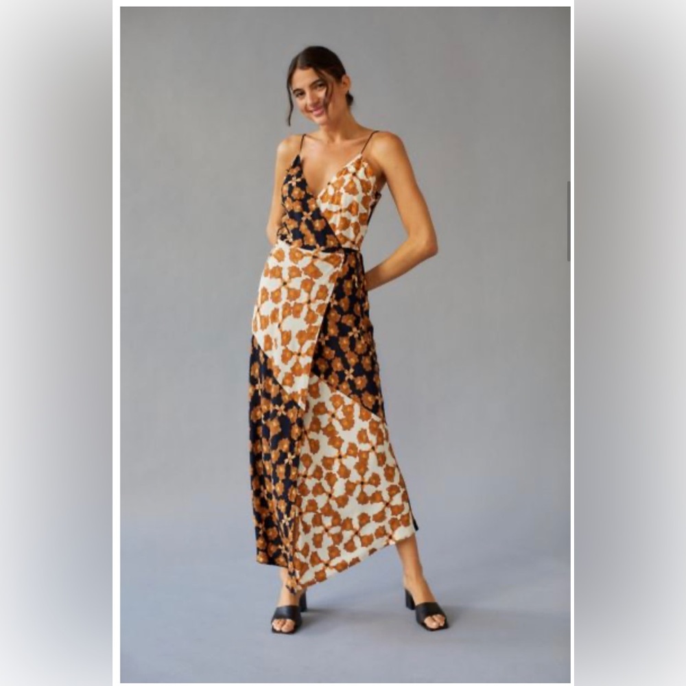 Urban Outfitters floral wrap dress 🤍